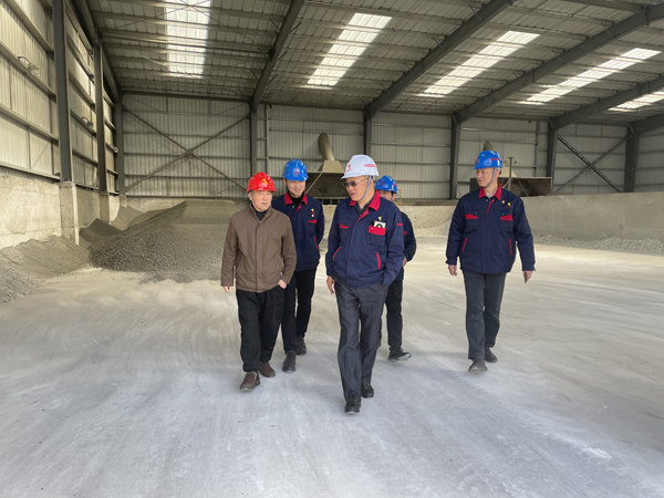 股份公司黨委委員、副總經(jīng)理劉道昆到建材公司調(diào)研